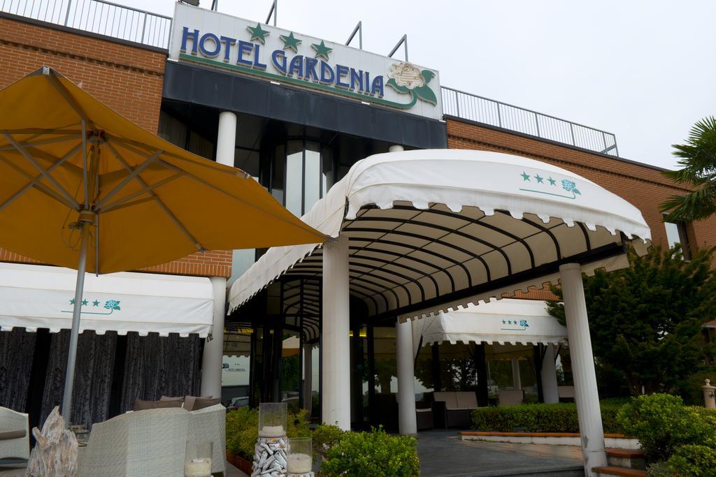 Hotel Gardenia Cermenate Dış mekan fotoğraf