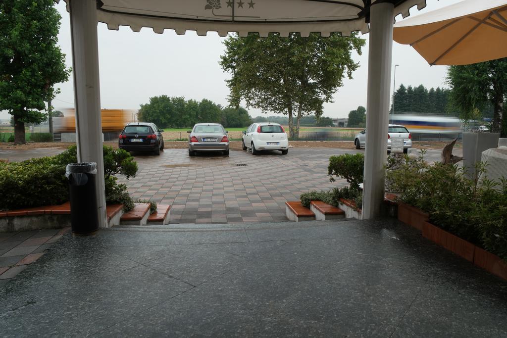 Hotel Gardenia Cermenate Dış mekan fotoğraf
