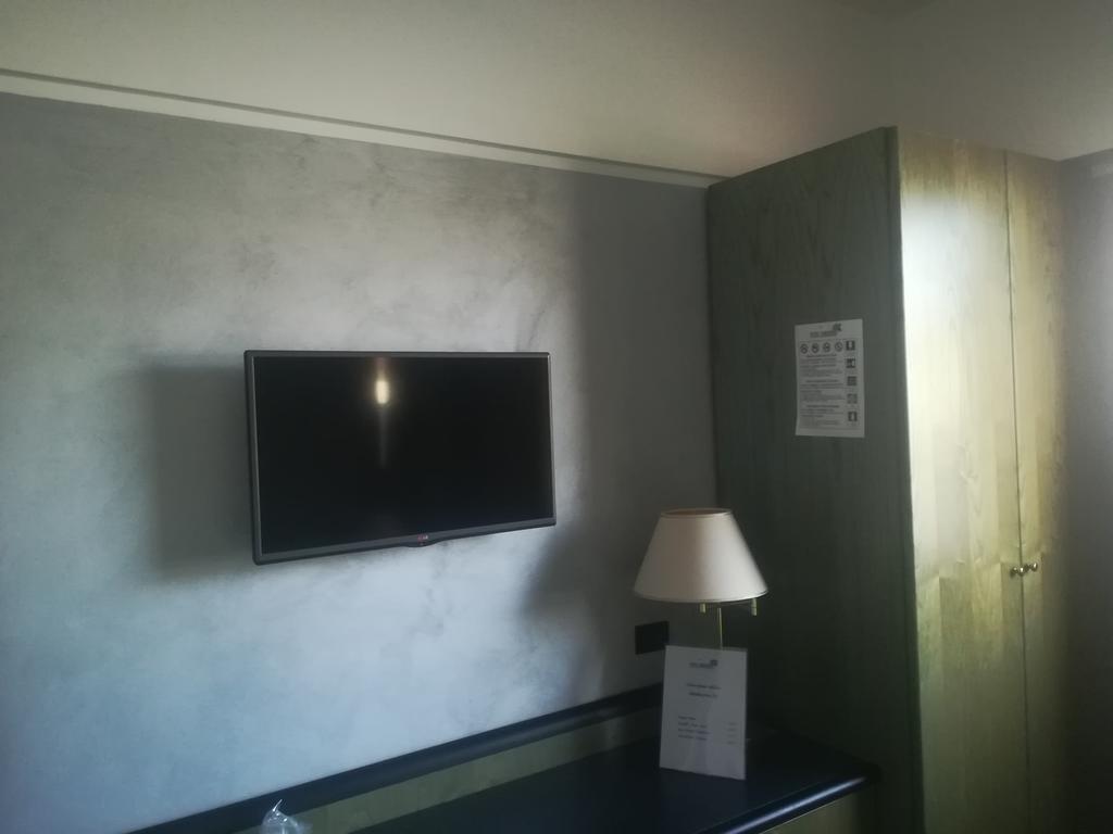 Hotel Gardenia Cermenate Dış mekan fotoğraf