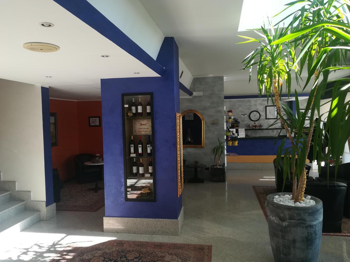 Hotel Gardenia Cermenate Dış mekan fotoğraf